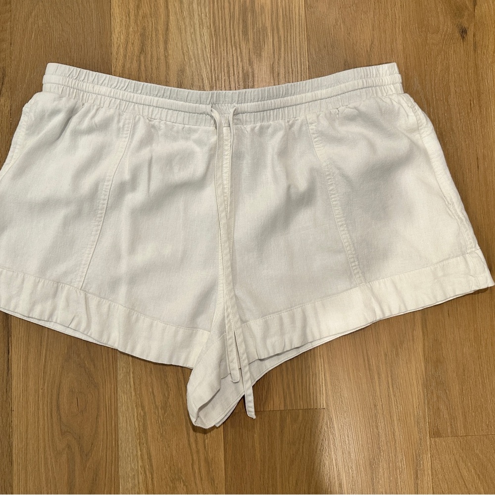 Universal Thread High Waist White Shorts